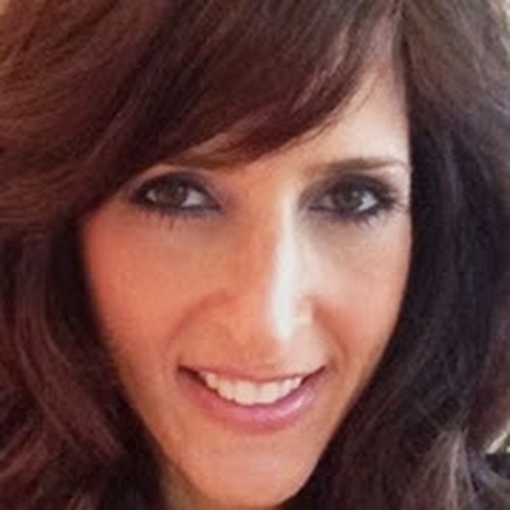 Meet your Posher, Carrie